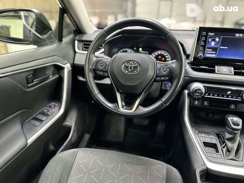 Toyota RAV4 2020 - фото 25