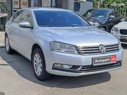 Volkswagen Passat 2012 серый - фото 6