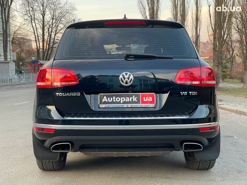 Volkswagen Touareg 2017 синий - фото 12