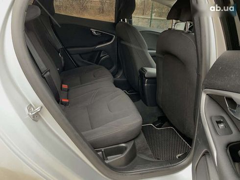 Volvo V40 2014 - фото 27
