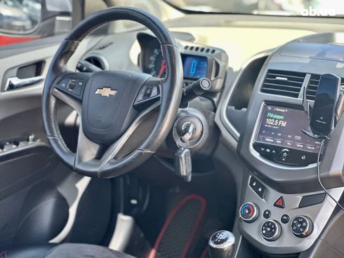 Chevrolet Aveo 2014 серый - фото 13