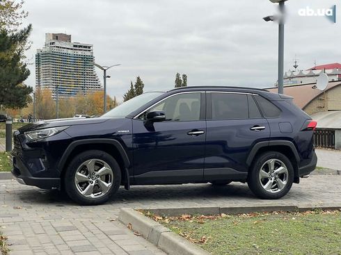 Toyota RAV4 2019 - фото 17