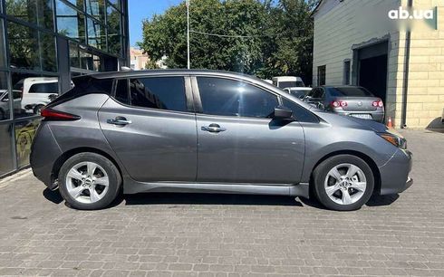 Nissan Leaf 2022 - фото 8