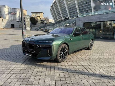 BMW i7 2023 - фото 3