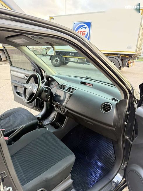 Suzuki Swift 2010 - фото 17