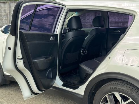 Kia Sportage 2018 белый - фото 34