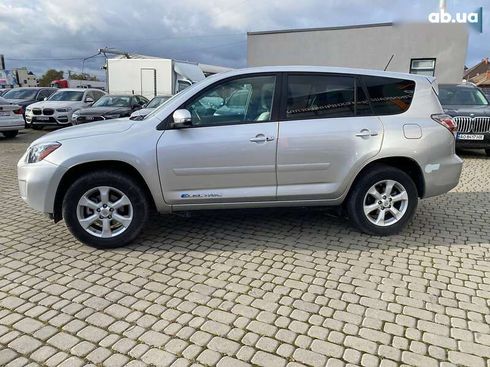 Toyota RAV4 2012 - фото 4