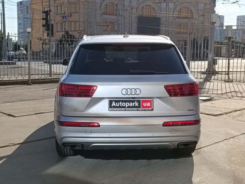 Audi Q7 2019 серый - фото 6