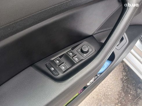 Volkswagen Passat 2017 серый - фото 11