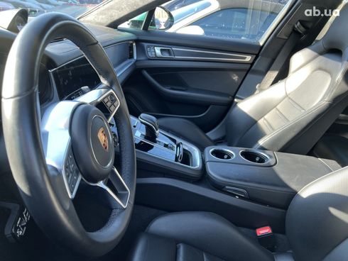 Porsche Panamera Turbo 2022 - фото 30