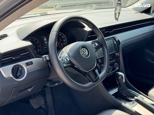 Volkswagen Passat 2021 серый - фото 24