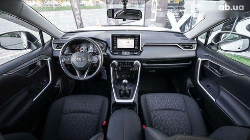 Toyota RAV4 2020 - фото 8