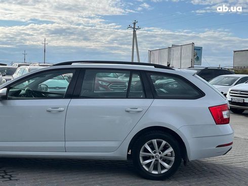 Skoda Octavia 2017 белый - фото 9