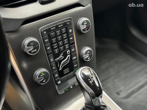 Volvo V40 2015 черный - фото 19