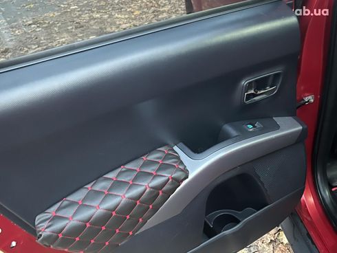 Mitsubishi Outlander 2010 красный - фото 24