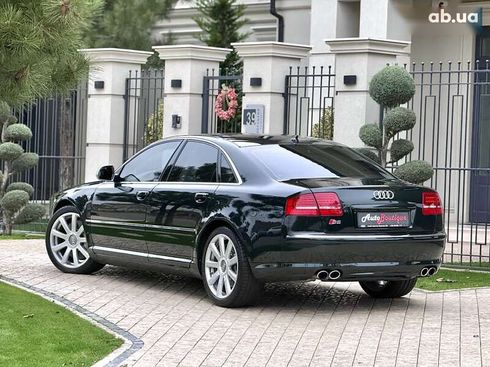 Audi S8 2010 - фото 16