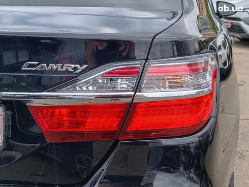 Toyota Camry 2017 черный - фото 11