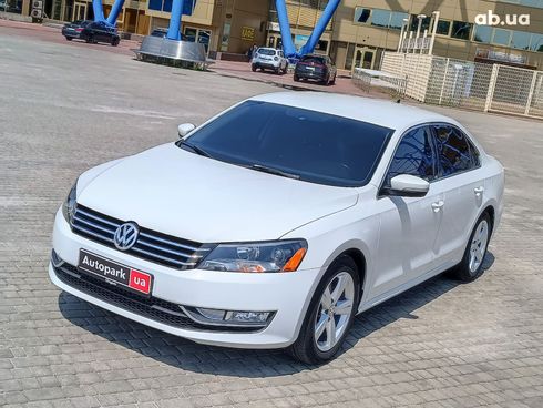 Volkswagen Passat 2015 бежевый - фото 3