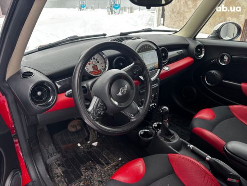 MINI Hatch 2010 красный - фото 14