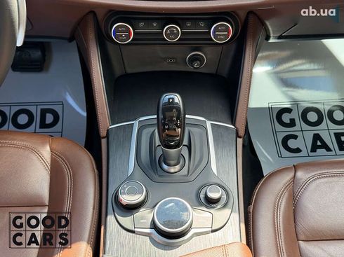 Alfa Romeo Stelvio 2018 - фото 26