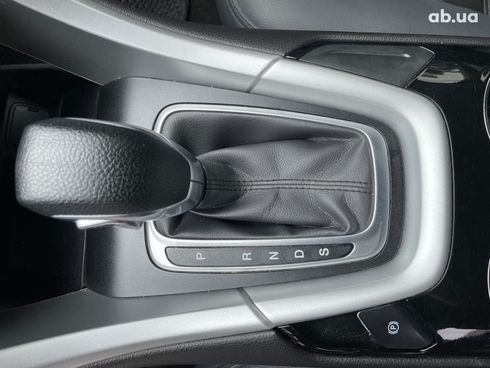 Ford Fusion 2016 белый - фото 29
