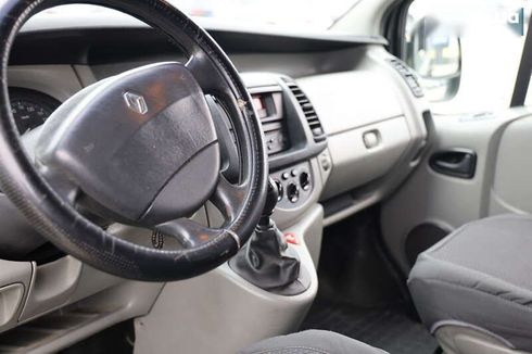 Renault Trafic 2009 - фото 17