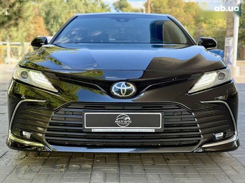 Toyota Camry 2022 - фото 8