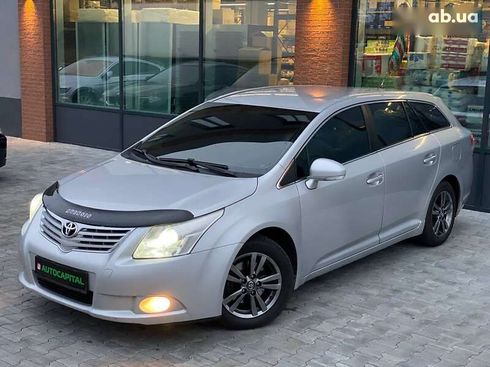 Toyota Avensis 2011 - фото 2