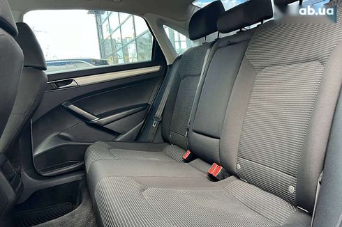 Volkswagen Passat 2015 - фото 16