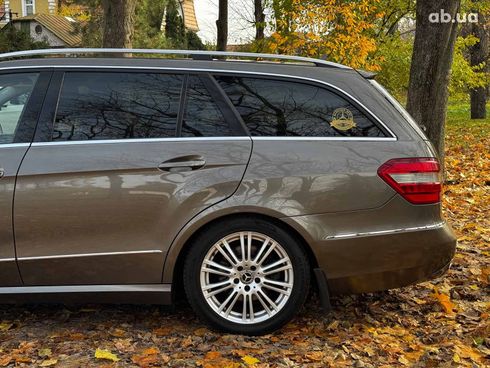 Mercedes-Benz E-Класс 2011 серый - фото 30