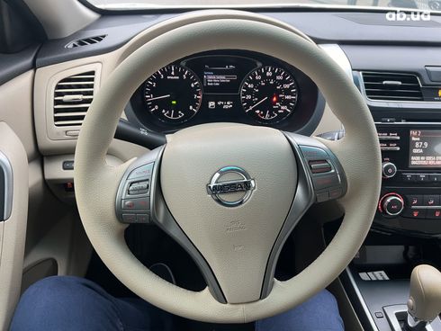 Nissan Altima 2016 белый - фото 9