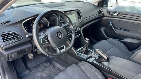 Renault Megane 2018 - фото 26