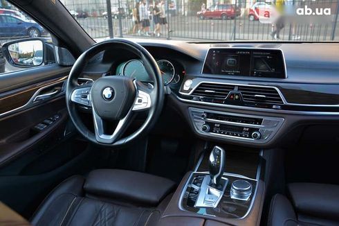 BMW 7 серия 2018 - фото 29