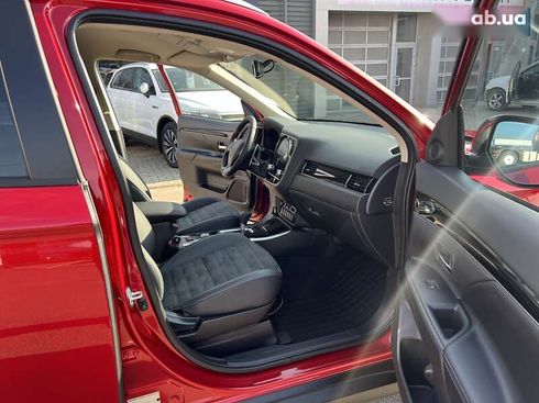 Mitsubishi Outlander 2021 - фото 27