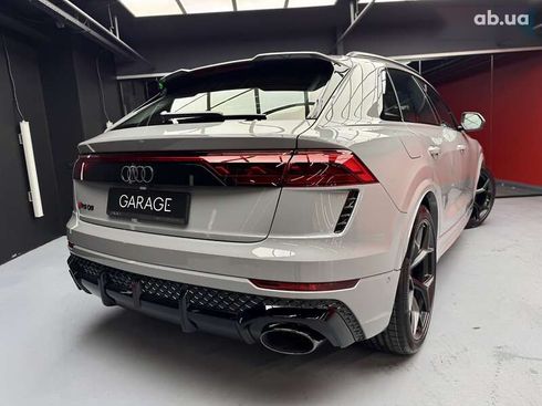 Audi RS Q8 2025 - фото 18