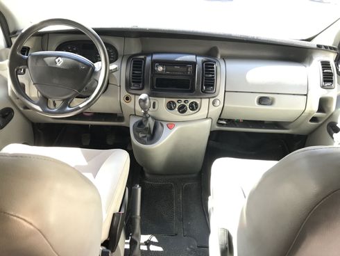 Renault Trafic 2006 белый - фото 4