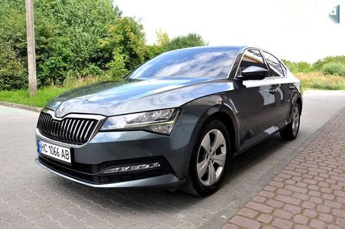 Skoda Superb 2019 - фото 2