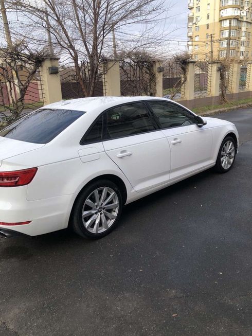 Audi A4 2016 белый - фото 3