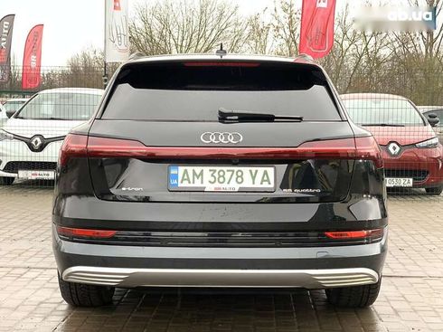 Audi E-Tron 2022 - фото 18