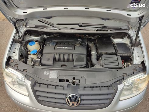Volkswagen Touran 2006 серый - фото 7