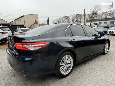 Toyota Camry 2018 - фото 17