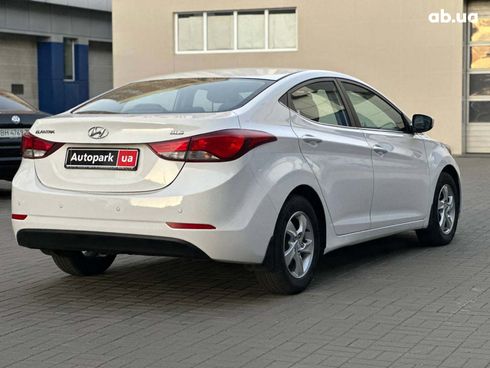 Hyundai Elantra 2015 белый - фото 5