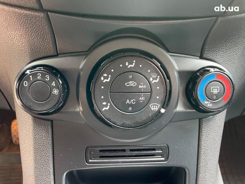 Ford Fiesta 2013 красный - фото 29