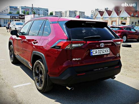 Toyota RAV4 2022 - фото 5
