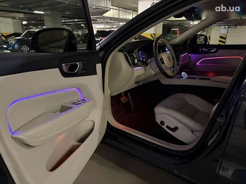 Volvo XC60 2023 - фото 13