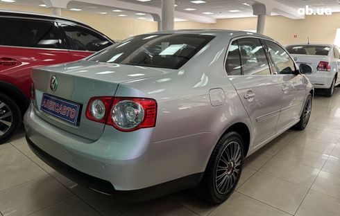 Volkswagen Jetta 2006 серебристый - фото 7