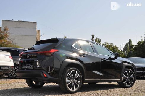 Lexus UX 2019 - фото 3