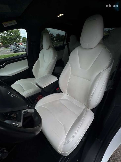 Tesla Model X 2017 - фото 13