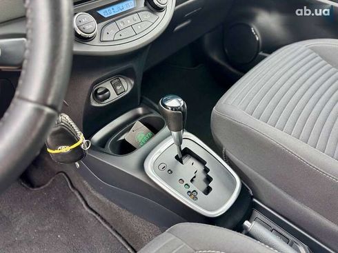 Toyota Yaris 2017 - фото 27