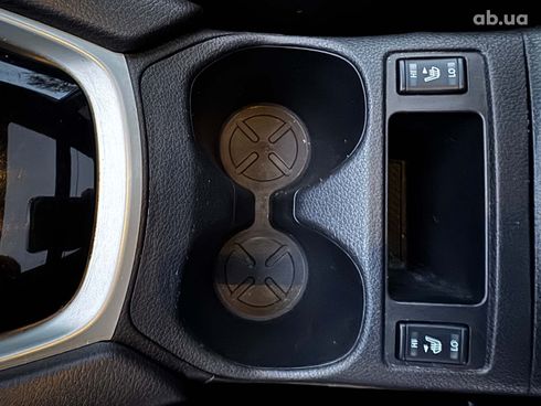 Nissan Rogue 2016 белый - фото 33